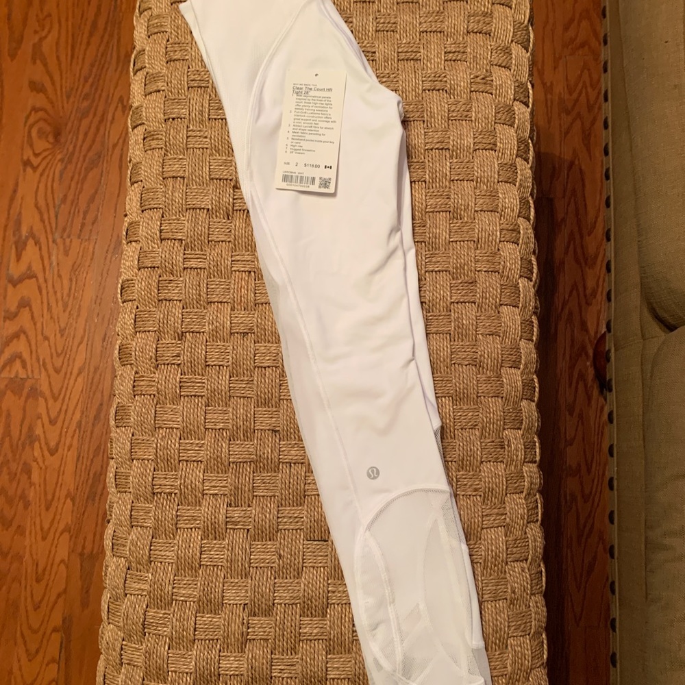 Lululemon clear the court tight 28”